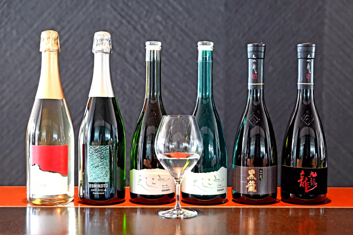 The lineup available for paid tastings changes over time. 