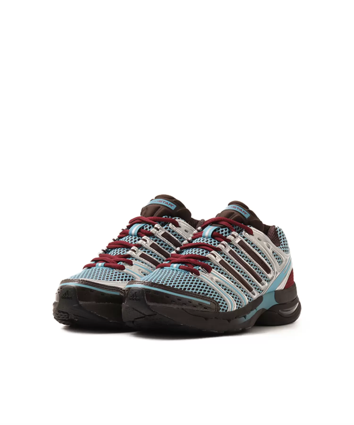 Introducing popular women's sneaker models and stores to enjoy at atmos pink!