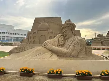 沙子会说话。来鹿儿岛县南萨摩市吹上滨沙雕节，体验世界顶级的艺术之美。