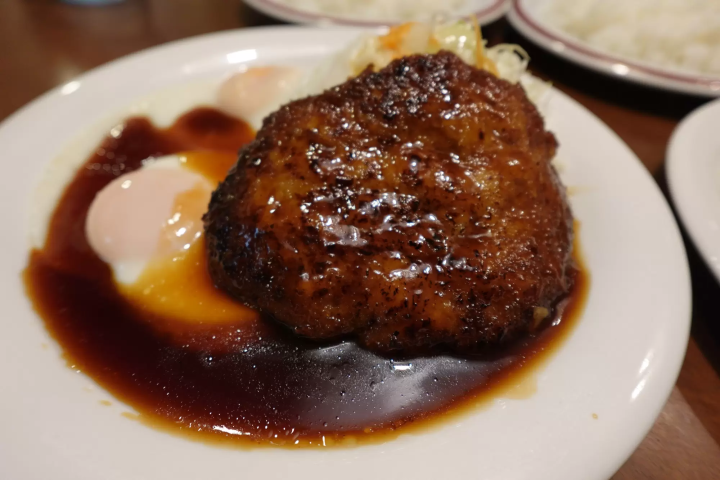 Tsuyama's popular Western restaurant "Mugiwara Boshi Restaurant" - Why it continues to be loved by locals