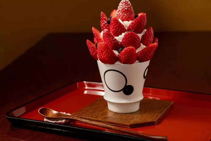 Marihime Strawberry Parfait (seasonal parfait) ©Tera Cafe Seikeiin 