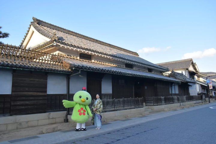 Former Yakage Wakihonjin Takakusa Residence 