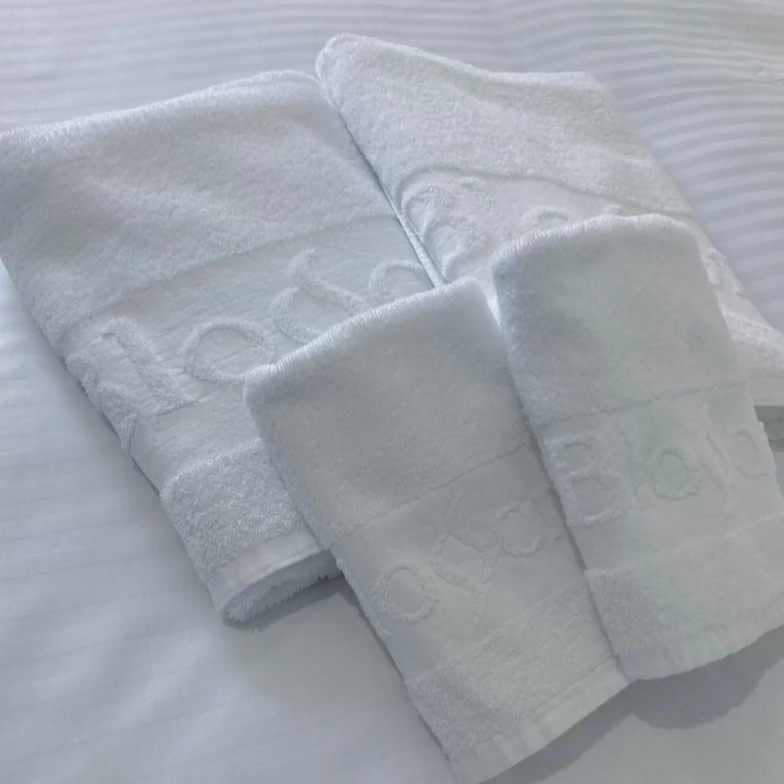 All rooms are equipped with world-famous Imabari towels 