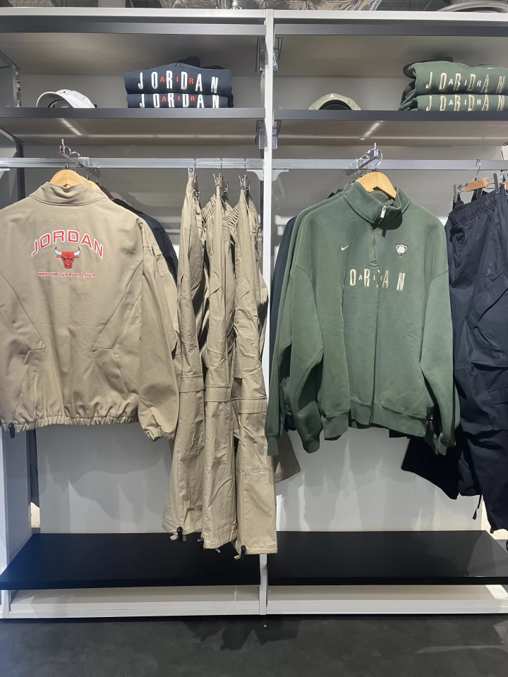 [คูปองใช้ได้เฉพาะที่ร้านแฟล็กชิปสโตร์] ขอแนะนำมุมพิเศษสำหรับชุดกีฬาฤดูใบไม้ผลิและกิจกรรมวิ่งมาราธอน!