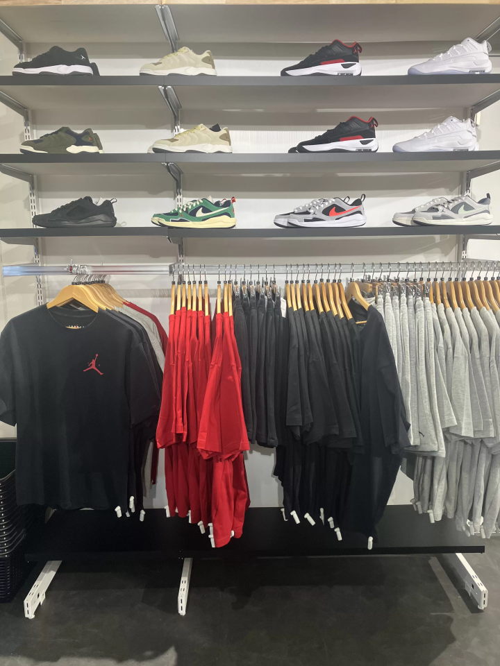 [คูปองใช้ได้เฉพาะที่ร้านแฟล็กชิปสโตร์] ขอแนะนำมุมพิเศษสำหรับชุดกีฬาฤดูใบไม้ผลิและกิจกรรมวิ่งมาราธอน!