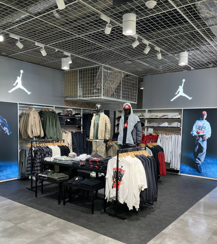 [คูปองใช้ได้เฉพาะที่ร้านแฟล็กชิปสโตร์] ขอแนะนำมุมพิเศษสำหรับชุดกีฬาฤดูใบไม้ผลิและกิจกรรมวิ่งมาราธอน!