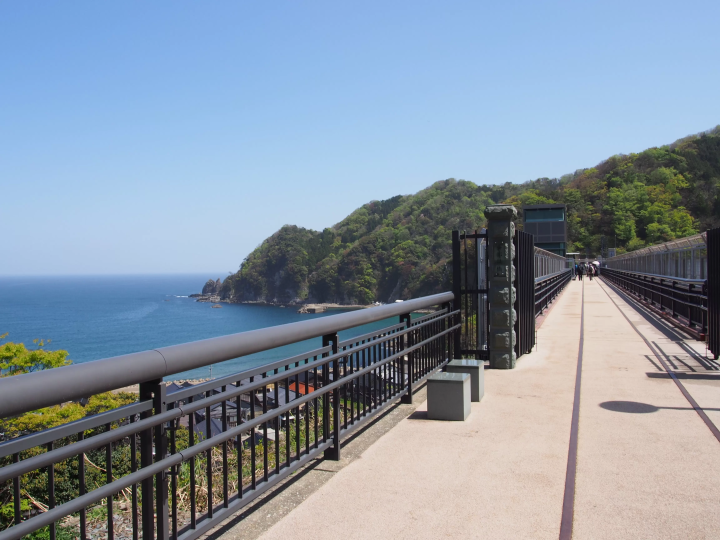 ณ จุดที่หน้าผาบรรจบกับทะเล - ค้นพบชายฝั่งธรรมชาติอันงดงามของ คาซุมิ