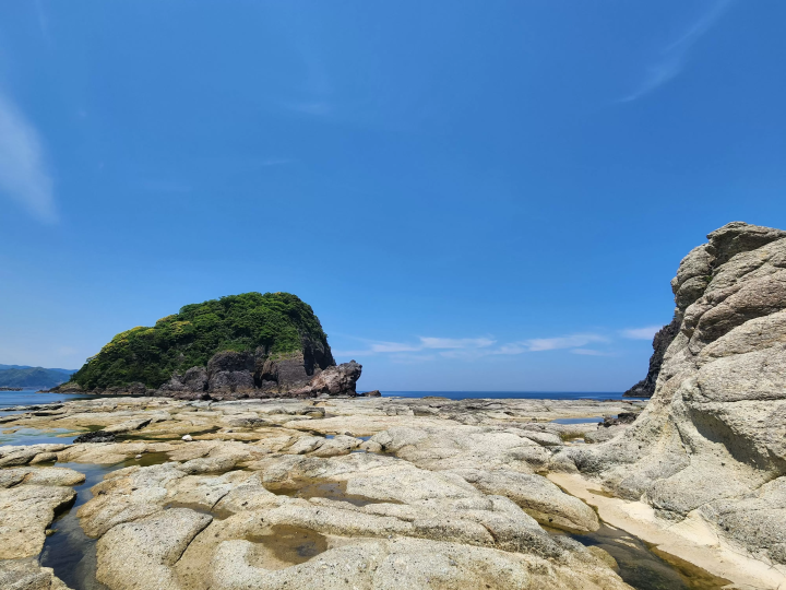 ณ จุดที่หน้าผาบรรจบกับทะเล - ค้นพบชายฝั่งธรรมชาติอันงดงามของ คาซุมิ