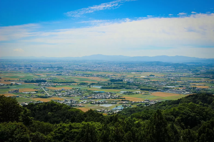 尽情欣赏三重县松阪市的壮丽全景！推荐给初学者的自然徒步路线。