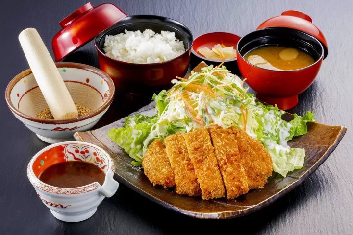Yoka Pork Sansho Miso Pork Cutlet Set Meal ￥1,880 There are also many other meals that use local specialties from Yabu City. 