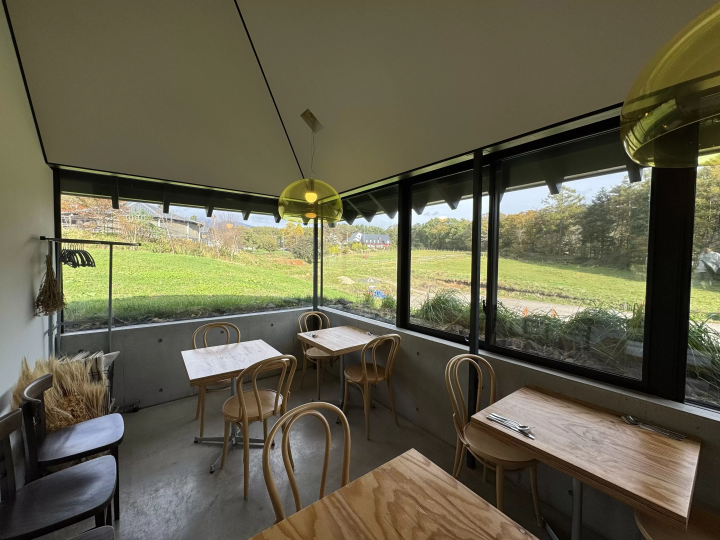 A day trip from Tokyo ! Visit famous cherry blossom spots and spring sweets and bakeries in Hokuto City , Yamanashi Prefecture