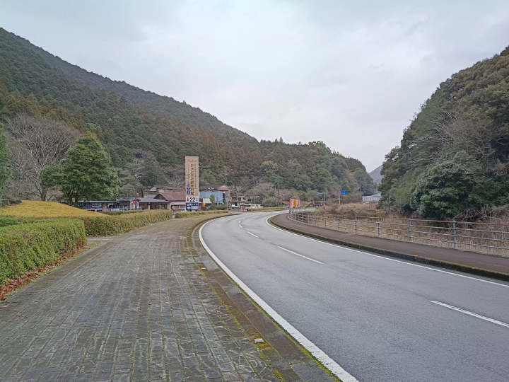 There is a yellow sign with a guide to the John Manjiro Museum. 