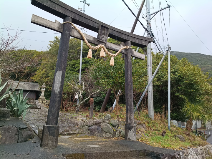 [ Tosashimizu City, Kochi Prefecture ] How to get to the stone-holding acou