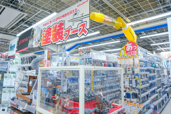 Shinjuku Shopping: BIC CAMERA Latest Goods & Odakyu Department Store Cosmetics and Gourmet Guide