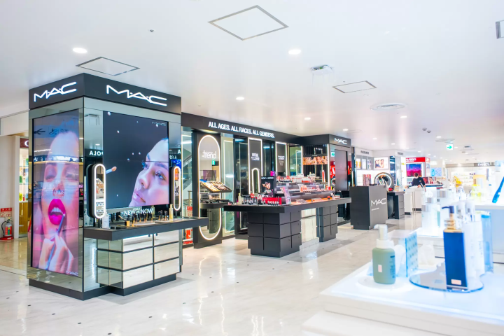 Shinjuku Shopping: BIC CAMERA Latest Goods & Odakyu Department Store Cosmetics and Gourmet Guide