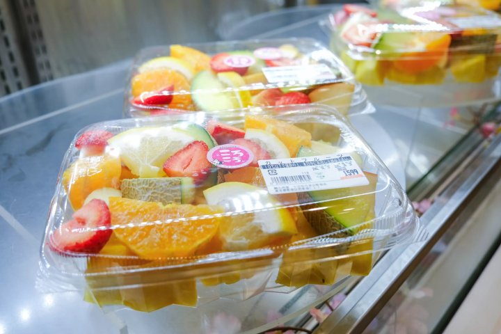 Shinjuku Shopping: BIC CAMERA Latest Goods & Odakyu Department Store Cosmetics and Gourmet Guide