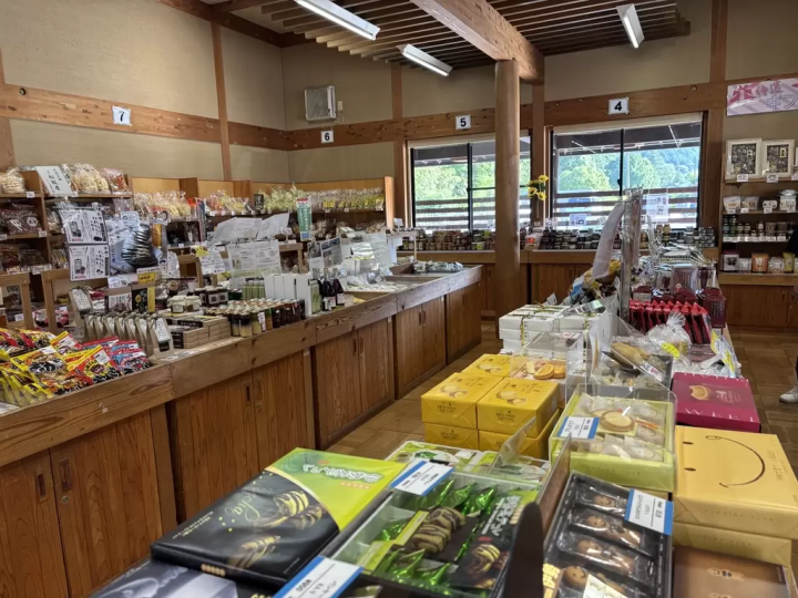 온천이 있는 휴게소, 이타카역에서 즐거운 시간을 보내세요!