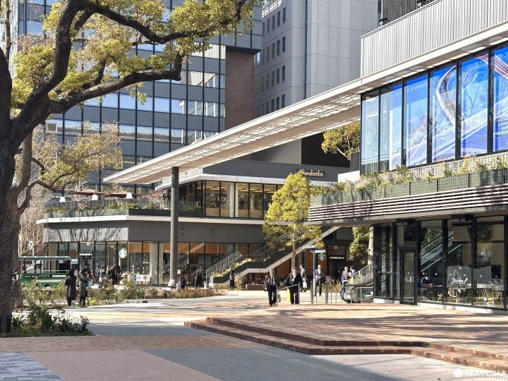 戶外露台商業區「綠意散步露台」