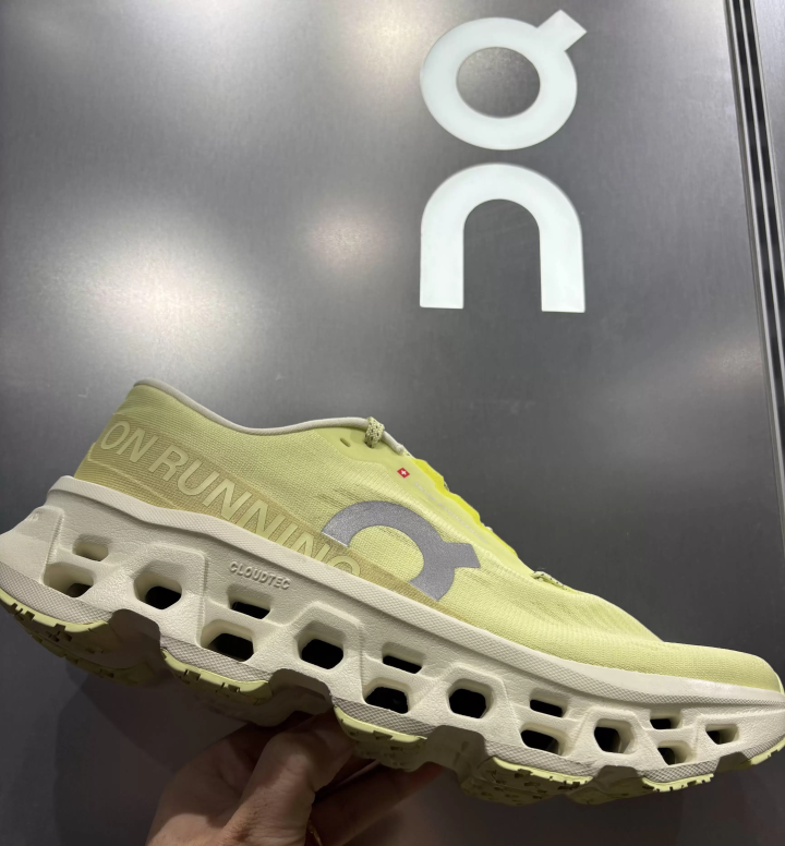 [Coupon Available] Special Feature: Latest Running Shoes, Golf Gear & Apparel Available in Japan