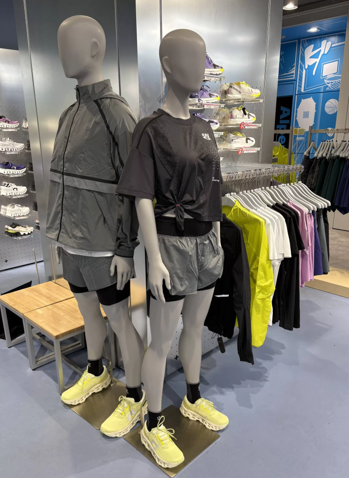 [Coupon Available] Special Feature: Latest Running Shoes, Golf Gear & Apparel Available in Japan