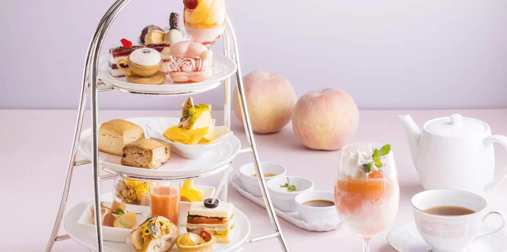 季節のフルーツをふんだんに！開放感あふれる空間で楽しむ贅沢なティータイム