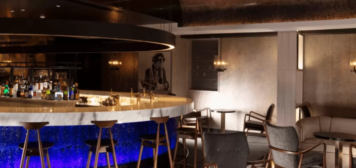 「BAR LOUNGE Divertido/ホテルコレクティブ」