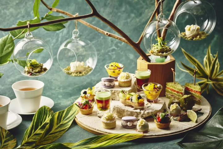 万座の青い海に溶け込む!トロピカルフルーツ満載の贅沢スタンド