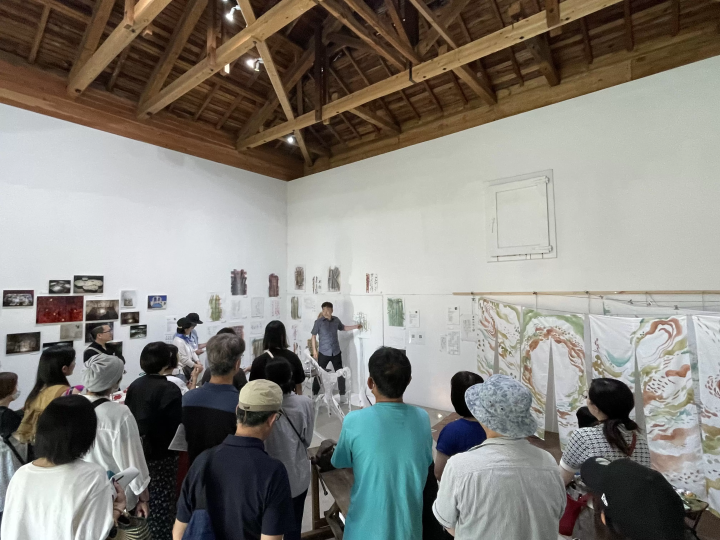 [กุมมะ, นากาโนะโจ] งานแสดงศิลปะ NAKANOJO ซึ่งเป็นสถานที่ที่ศิลปิน "สร้างสรรค์" ผลงานต่างๆ กำลังจัดขึ้น