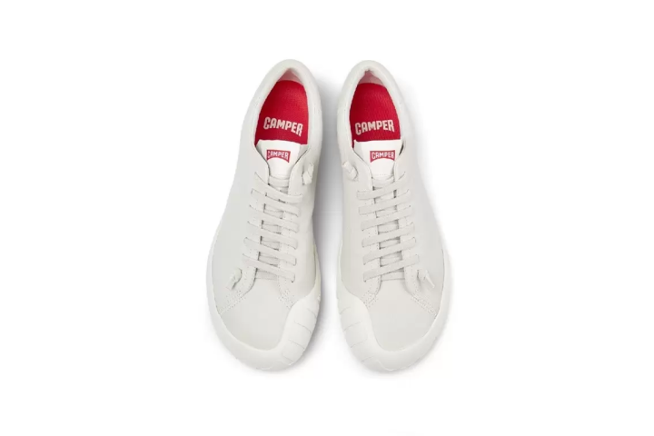 PEU PATH+: Innovative sneakers that enhance the feeling of being barefoot.