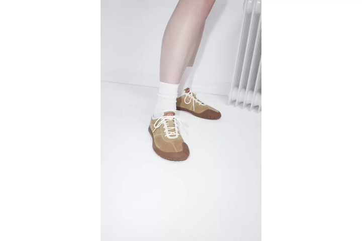 PEU PATH+: Innovative sneakers that enhance the feeling of being barefoot.