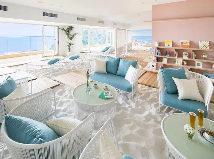 リゾナーレ熱海ブックカフェ