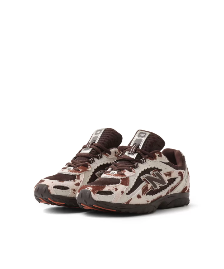 Here's a look at popular women's sneaker models and stores at atmos pink!