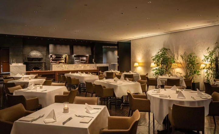 西梅田の最上階でリゾート気分!圧倒的な贅沢を楽しむ「XEX WEST」