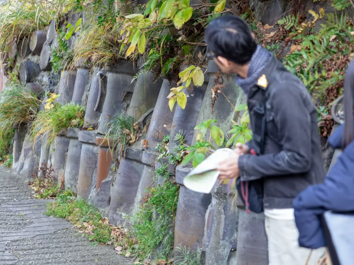 Instead of using concrete, earthenware pipes were used to retain soil on slopes. 