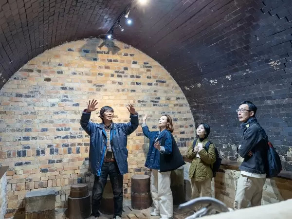 Inside the kiln preserved and displayed within the "Climbing Kiln Square Exhibition Workshop Hall" 