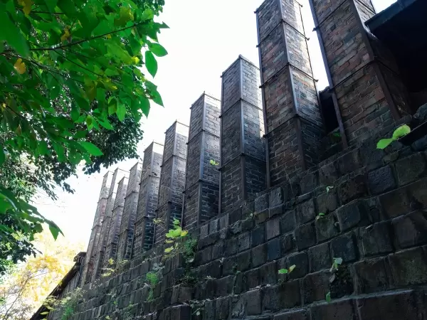 Check out the 10 chimneys of different heights! 