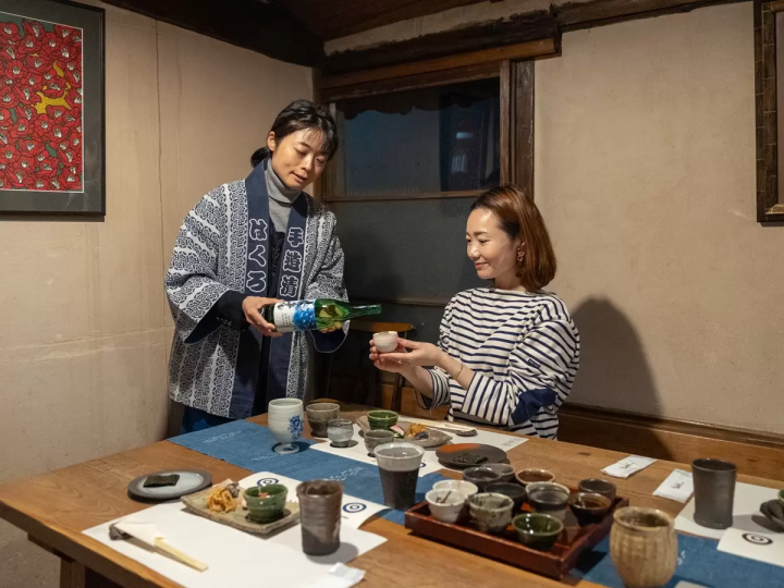 Tokonameya is a sister store of Sawada Sake Brewery. If you're lucky, you might even get to enjoy a drink while listening to valuable stories from the owner and the brewery! 