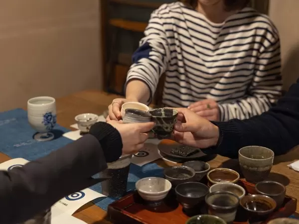 Choose your favorite Tokoname ware sake cup and toast! 