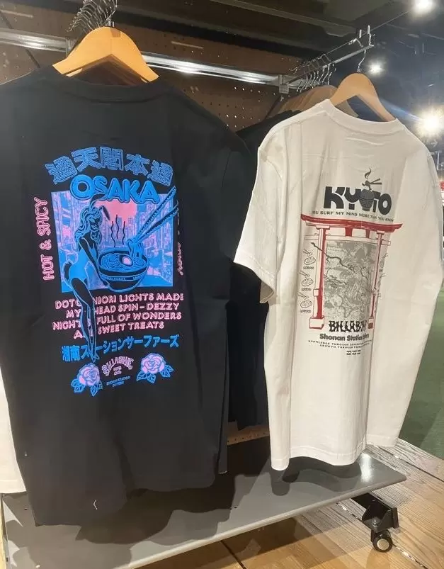 An impressive selection of YETI products! There's also a great selection of souvenirs, including new North Face items and Japan-exclusive T-shirts.