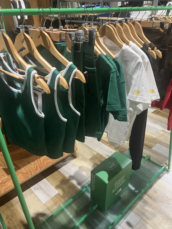 An impressive selection of YETI products! There's also a great selection of souvenirs, including new North Face items and Japan-exclusive T-shirts.