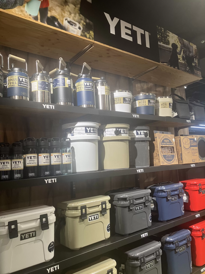 An impressive selection of YETI products! There's also a great selection of souvenirs, including new North Face items and Japan-exclusive T-shirts.