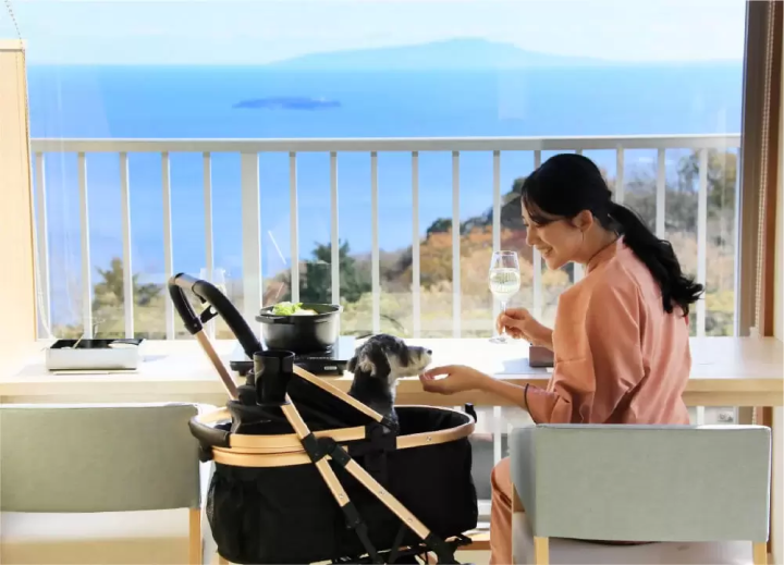 【2026】熱海でペットと泊まれるホテル5選!部屋食OKやコテージも紹介