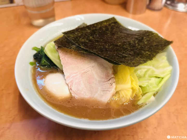 家系中華蕎麥 家道店的拉麵有滿滿的蔬菜