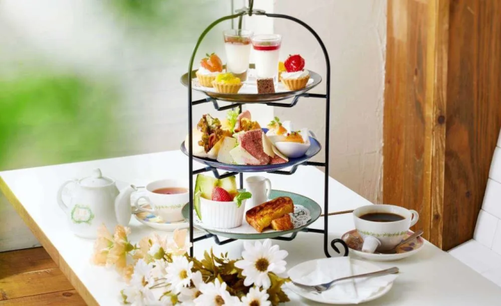 温かみのあるナチュラル空間で旬のフルーツスイーツを満喫!