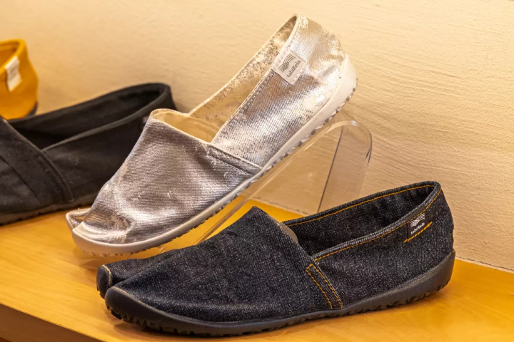 [Kurashiki Bikan Historical Quarter ] The Tabi shoes made by Marugo , a long-established company with over 100 years of history, are amazing!