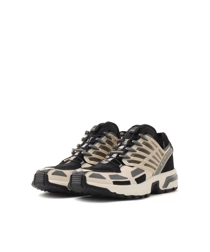 일본에서 운동화를 구매하신다면 "atmos"에 가보세요! atmos에서만 만나볼 수 있는 특별한 상품들이 다양하게 준비되어 있습니다!