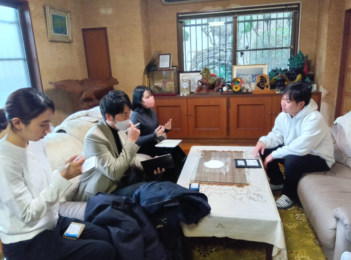 大阪・関空近くの100年企業の変革力を体感 ストッキング工場見学で知る日本の技術