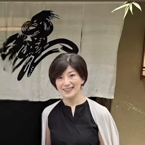 Explore Nara's Fushimi Inari Shrine and sake brewery area with Gold-Guide !