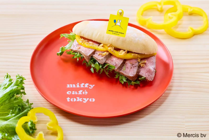 「miffy café tokyo」長崎和牛烤牛肉三明治