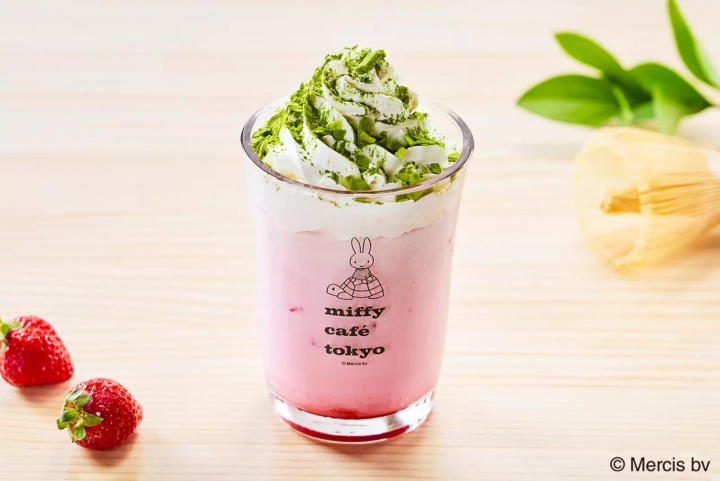 「miffy café tokyo」草莓彼杵抹茶拿鐵